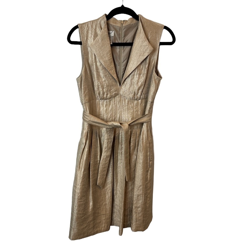 Maggy London Gold Sleeveless‎ Cocktail Dress with Notched Collar